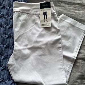 ☀️ Rafaella White Stretch Comfort Capris
